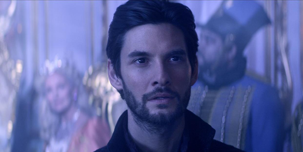 shadow and bone l to r ben barnes as the darkling general kirigan in shadow and bone cr courtesy of netflix © 2021