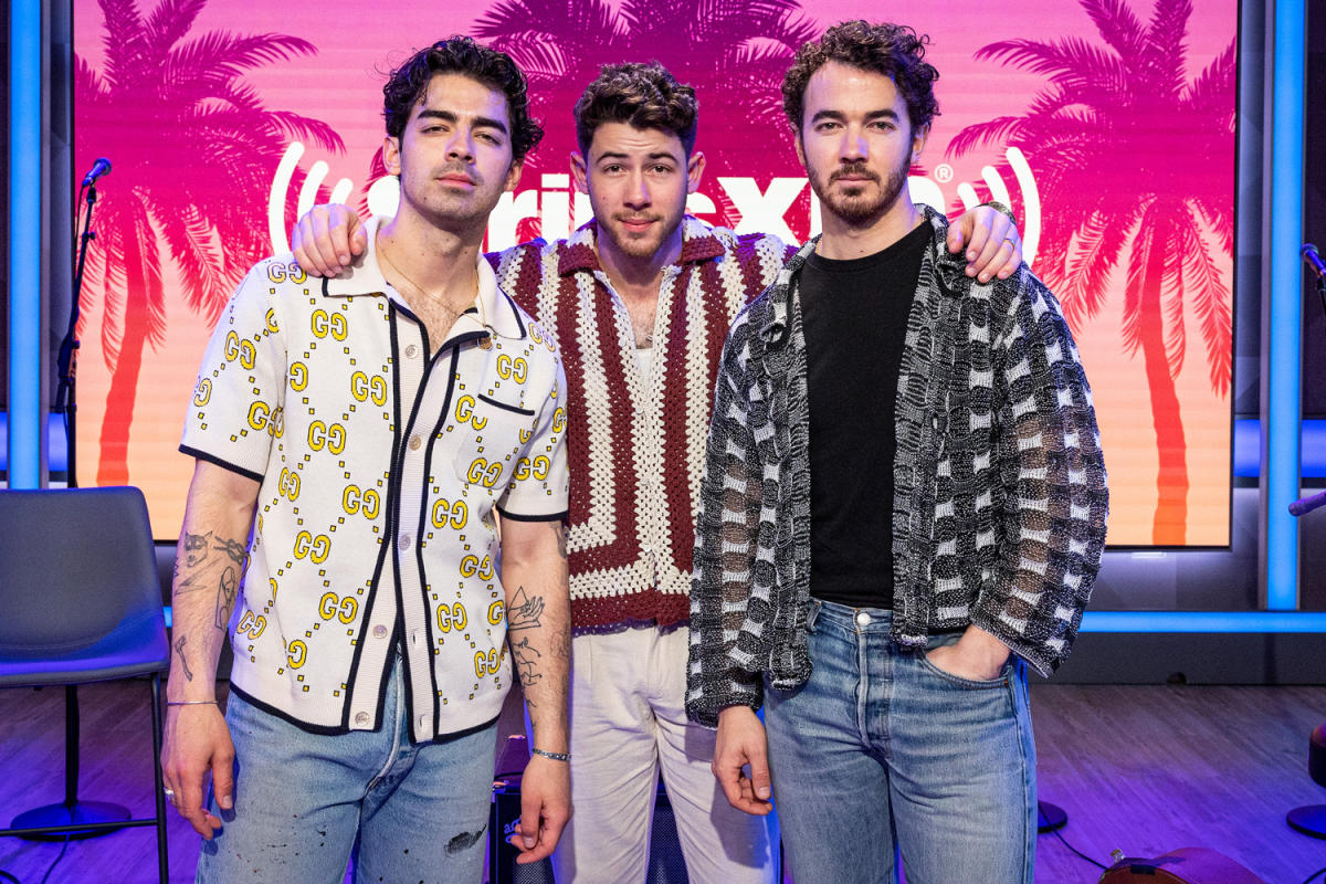 The Jonas Brothers Hang in Florida, Plus Michelle Rodriguez, Sarah Jessica Parker and More picture