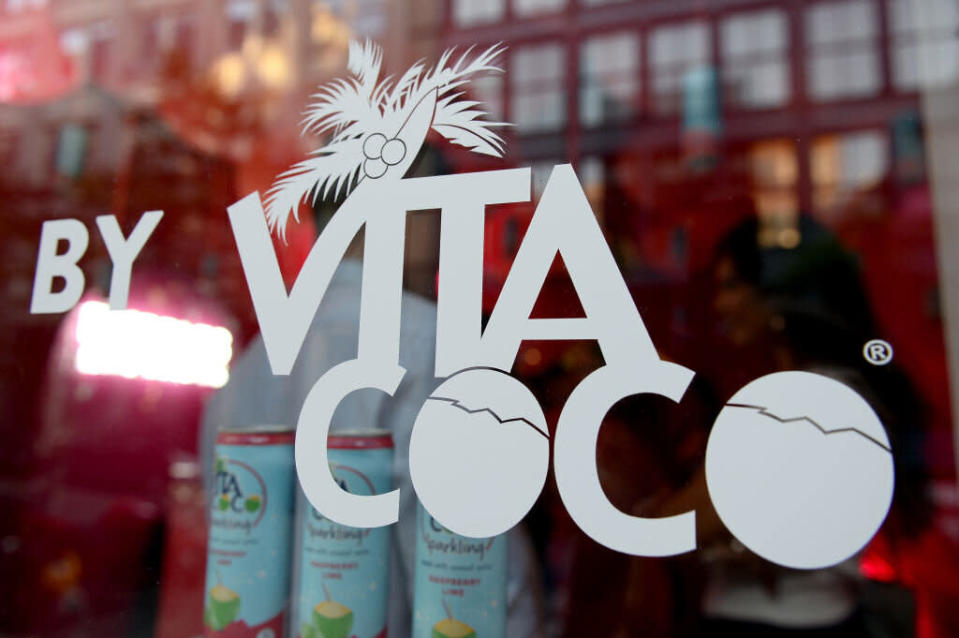 Man darf sich nicht alles gefallen lassen, dachten sich Mitarbeiter von Vita Coco - und schlugen in den Sozialen Netzwerken zurück. (Bild: Getty Images)