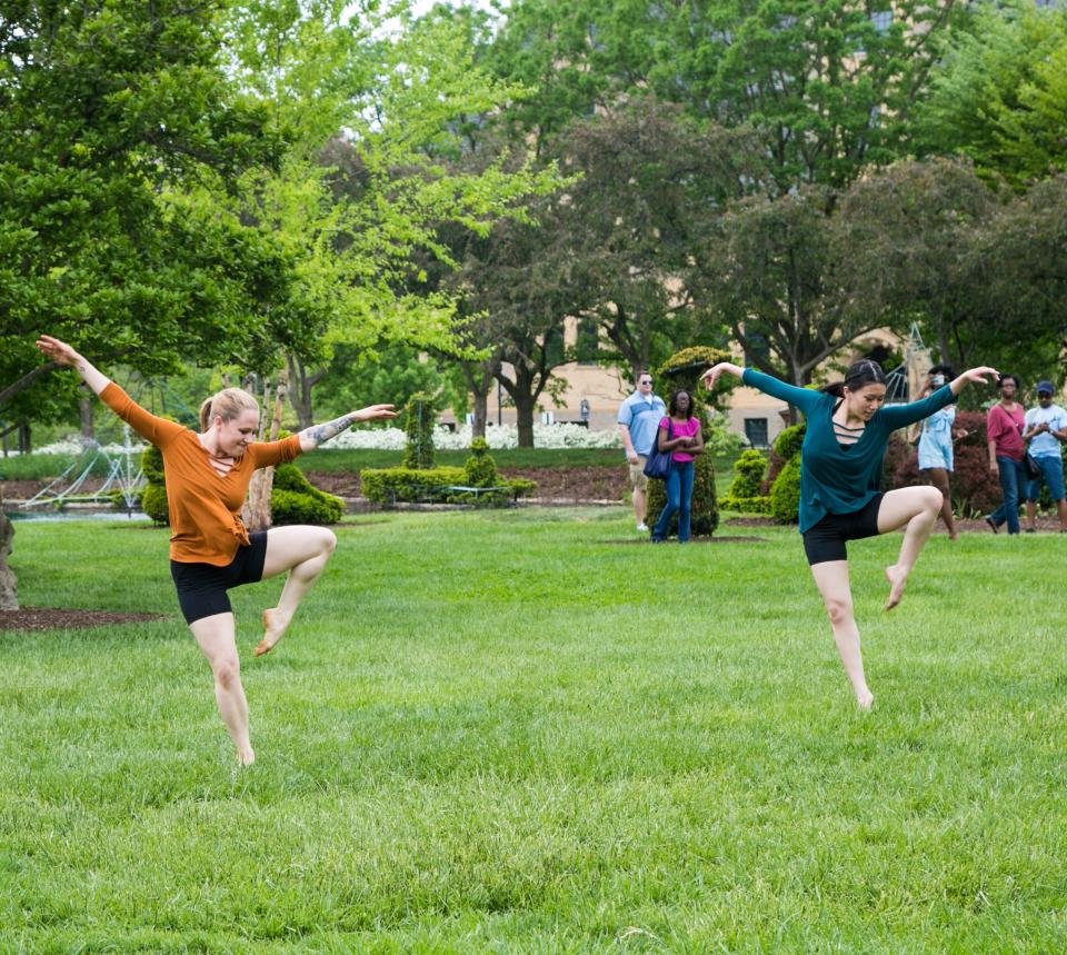 The Columbus Modern Dance Company (CoMo) will perform on Mother's Day at the Topiary Park.