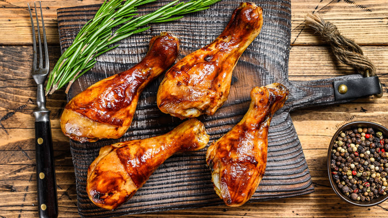 Barbecue chicken drumsticks