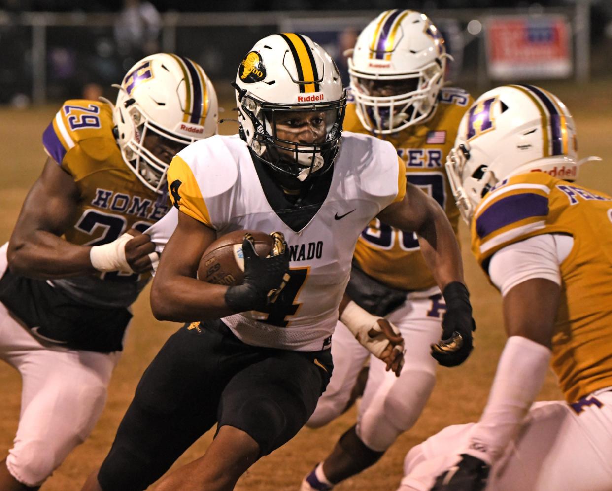 Haynesville's Alonzo Jackson runs against the Homer defense during Friday's Claiborne Parish Super Bowl in Homer.