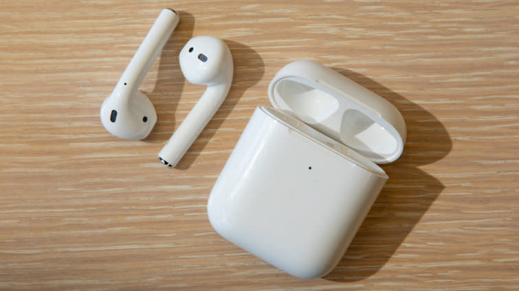 Apple AirPods 2019