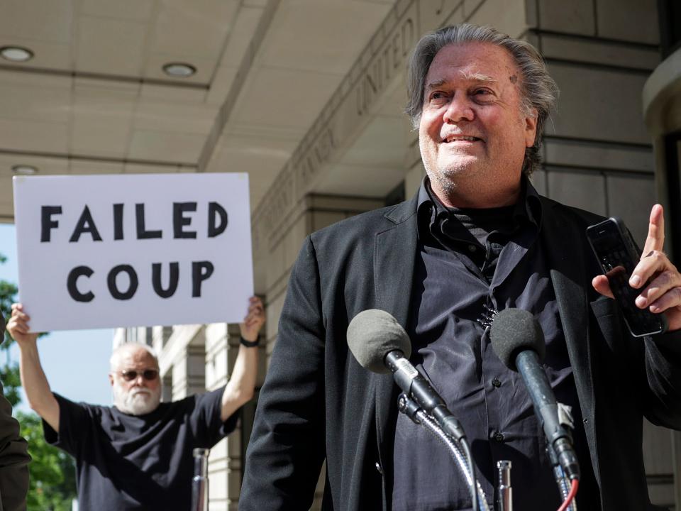 Steve Bannon court sign