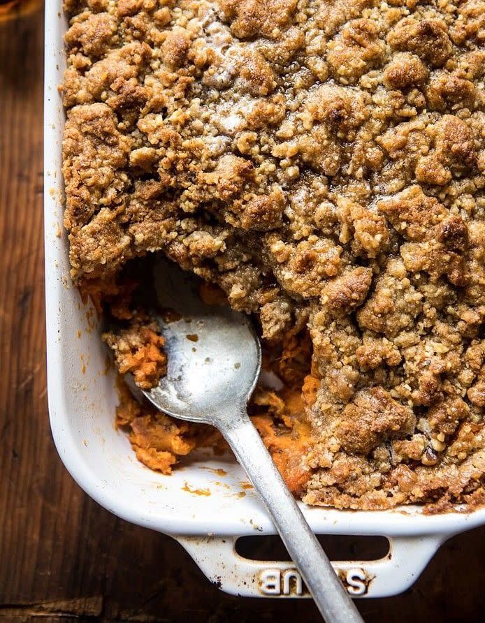 Crumble à la cannelle et purée de patate douce au sirop d’érable