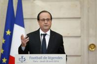 French President Francois Hollande says he will "stand firm" over the labour reforms, despite fierce opposition