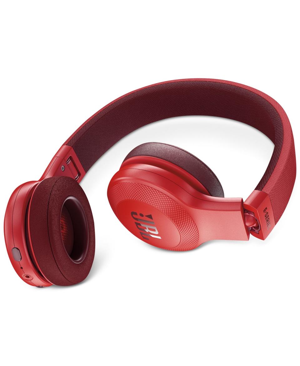 JBL Wireless Headphones. (Photo: Macy’s)