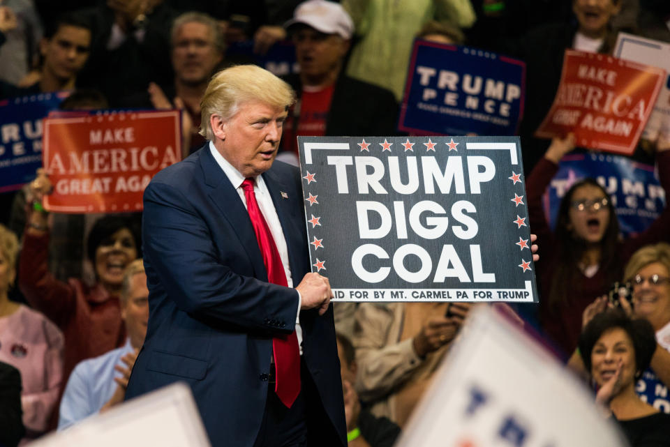 President Donald Trump is preparing for 2020 by&nbsp;trying to recast his record of deregulating polluters and aggravating the climate crisis. (Photo: SOPA Images via Getty Images)