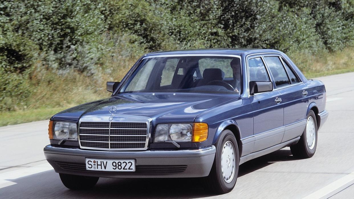 Der zeitlose Entwurf von Bruno Sacco lässt die Mercedes S-Klasse der Baureihe W 126 auch heute noch modern wirken.