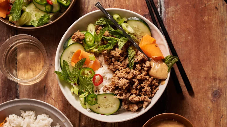 Thai pork bowls with greens
