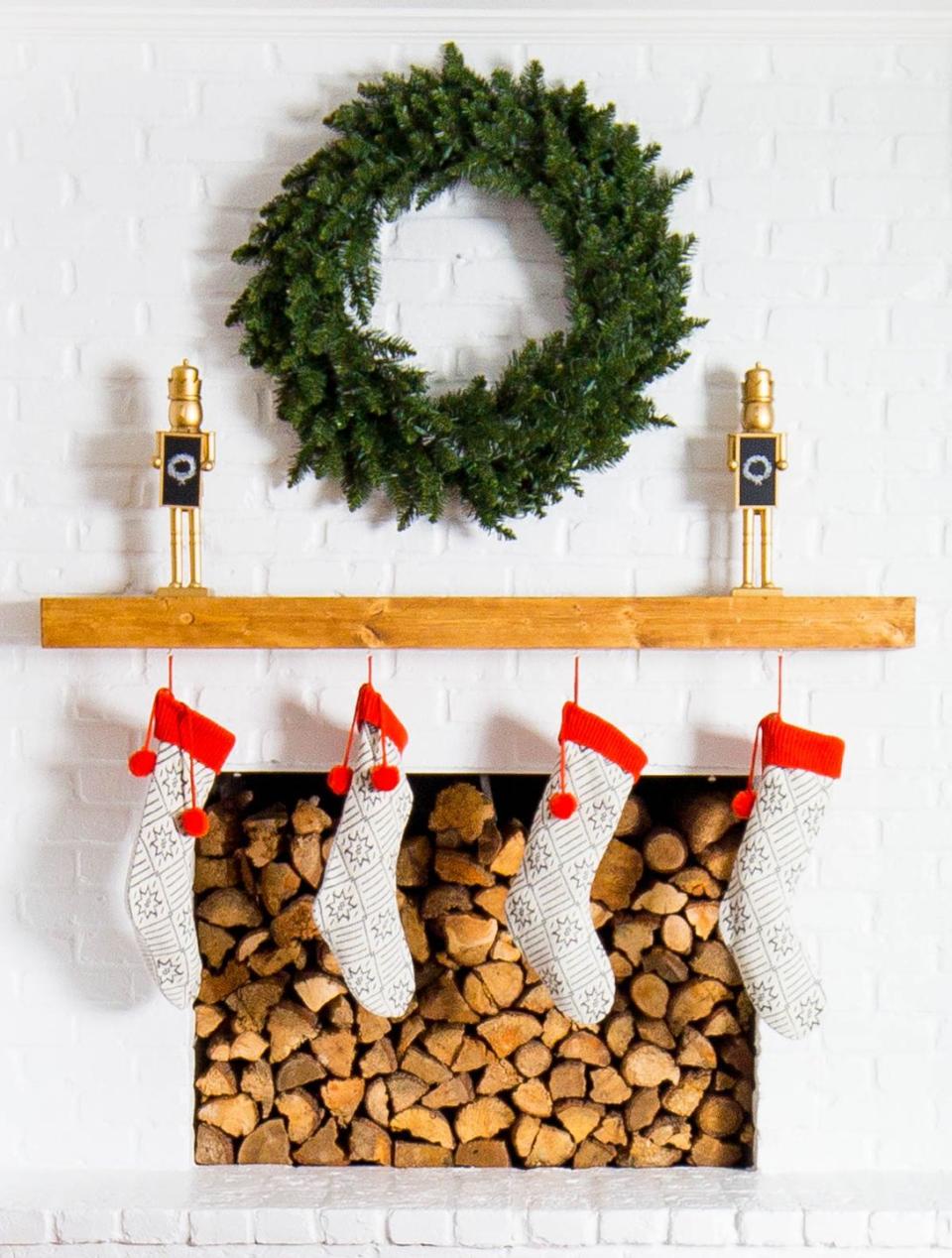 111 Christmas Decorations for Every Room of the House—Even the Bathroom