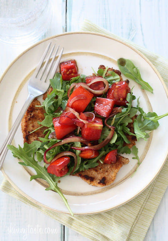 <strong>Get the <a href="http://www.skinnytaste.com/2008/04/chicken-milanese-with-arugula-and.html" target="_blank">Baked Chicken Milanese recipe</a> from Skinny Taste</strong>