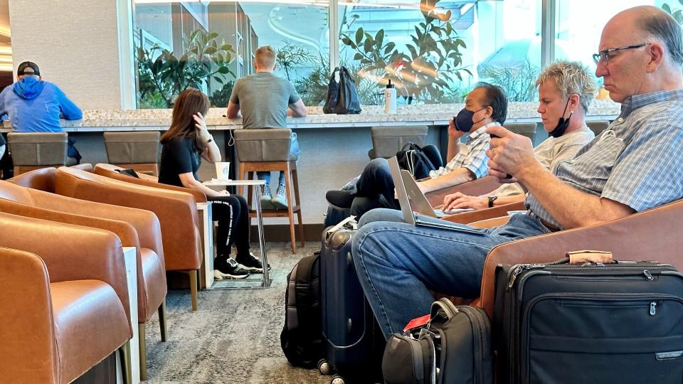 Another negative: The comfy seats were stuffed tightly together throughout the lounge — another symptom of the crush of VIP passengers traveling on LAX’s #1 airline.