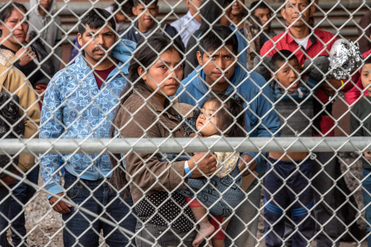 Migrants at a makeshift detention center in El Paso, Texas, on  March 27. (Photo: Sergio Flores for the Washington Post via Getty Images)