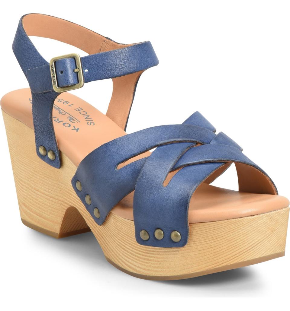 15) Wausau Platform Sandal