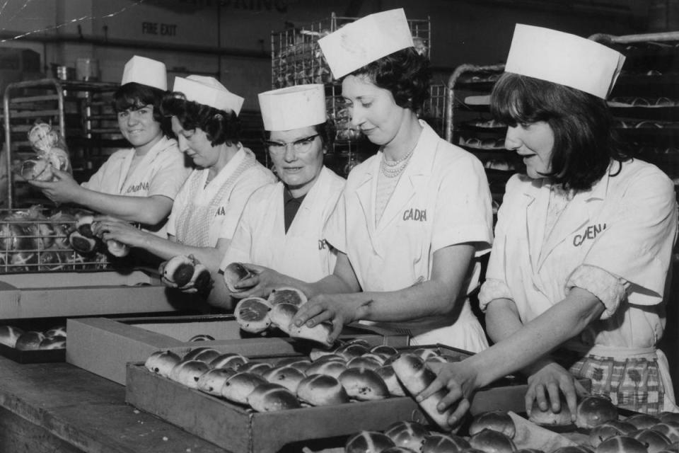 Memory Lane 14.04.2014Cadena staff pack hot cross buns at the bakery in Mill Street, Oxford, in 1969 - left to right, Beryl Madden, Barbara Belcher, Vera Morgan, Sheila Belcher and Judy Ryan