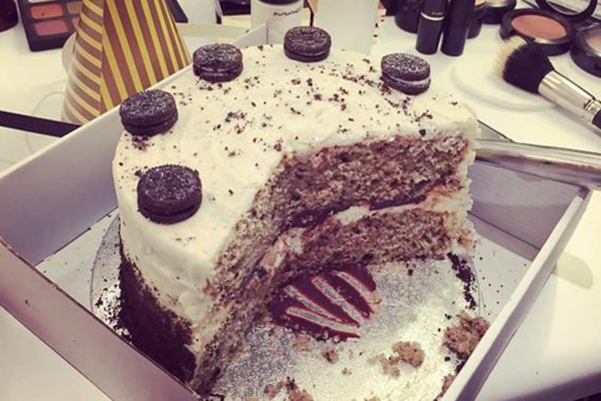 The singer's cake game is strong this week. "Vegan Oreo cake alert," she posted.