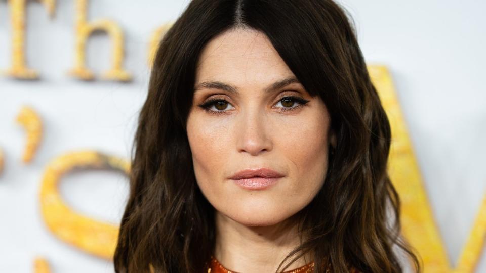 Gemma Arterton wearing eyeshadow looks brown eyes