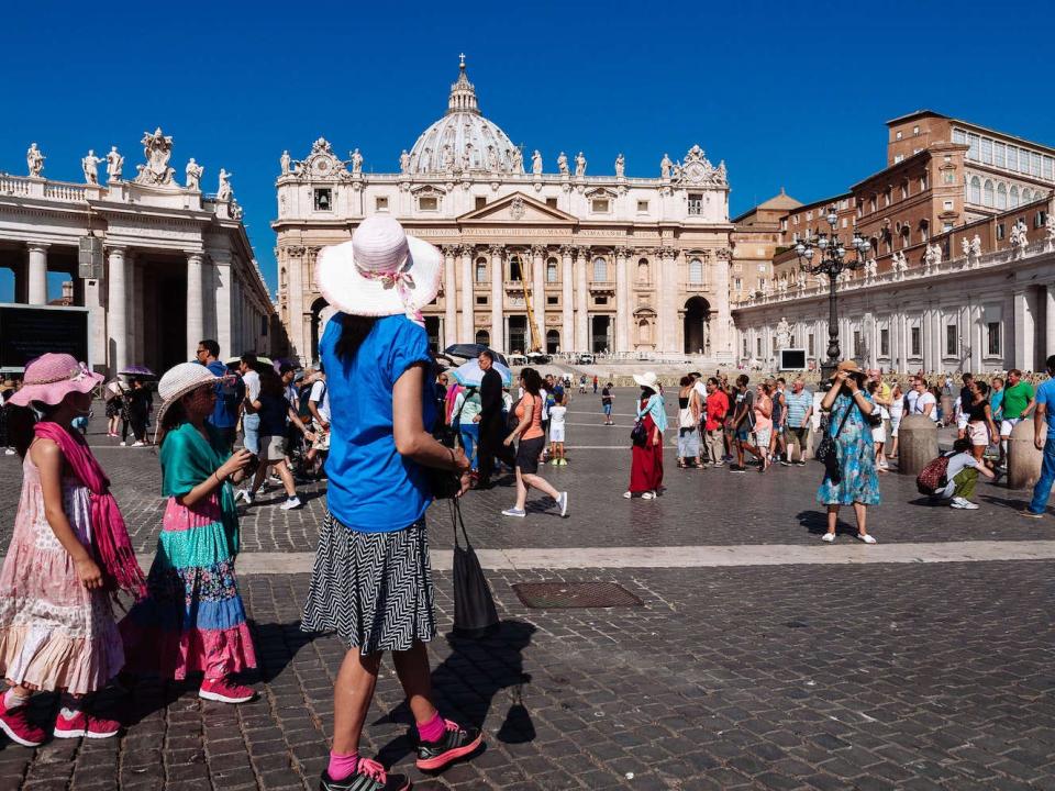 tourism coronavirus italy vatican