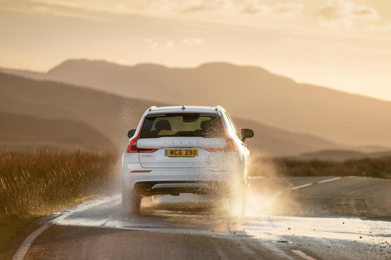 Volvo XC60 T8 Twin Engine dynamic rear