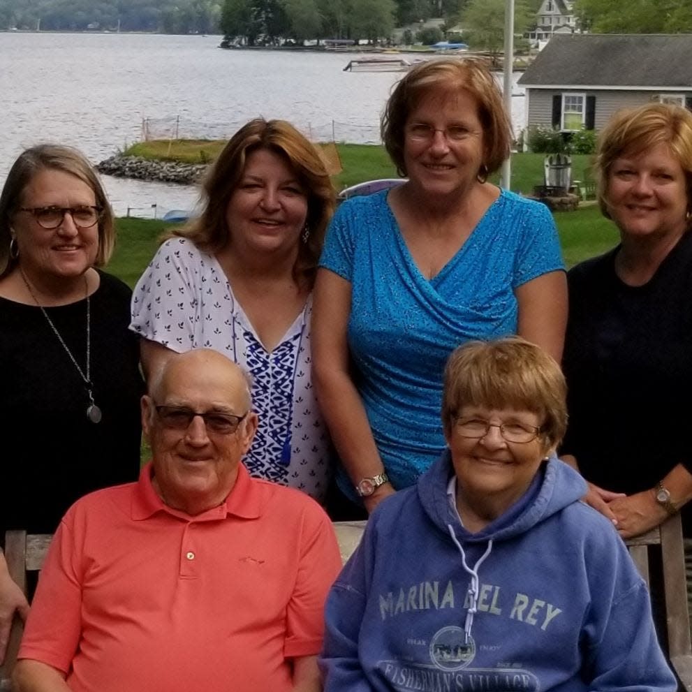 Roger and Myrtle with their daughters, Ginny, Cathy, Jane and Sara.