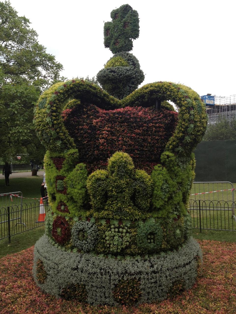 In the English country garden: Fine topiary in honour of Ma'am in central London