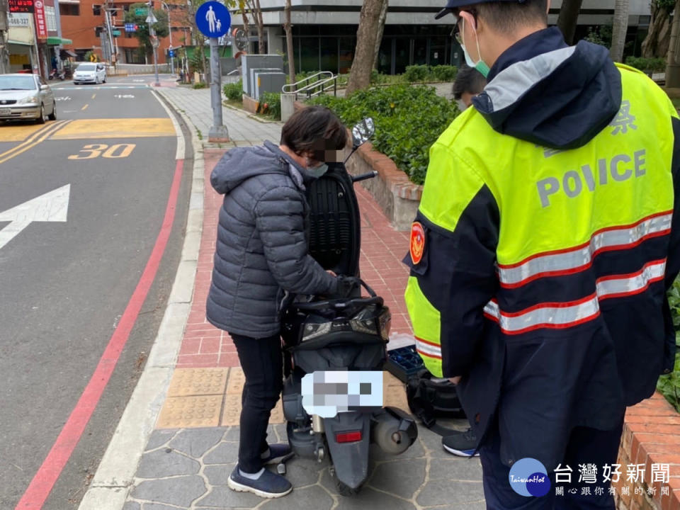 &#x009470;&#x005319;&#x0053cd;&#x009396;&#x008eca;&#x005ec2;&#x00ff0c;&#x008b66;&#x005354;&#x0052a9;&#x00727d;&#x008eca;&#x005a66;&#x004eba;&#x008fd4;&#x005bb6;