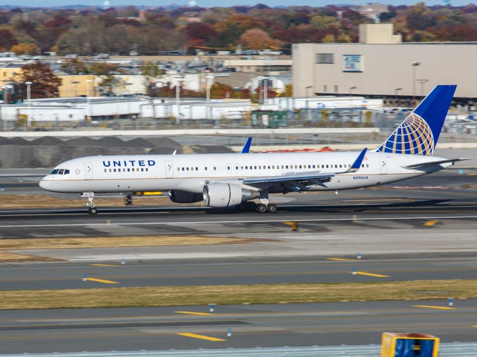 United Airlines Boeing 757-200