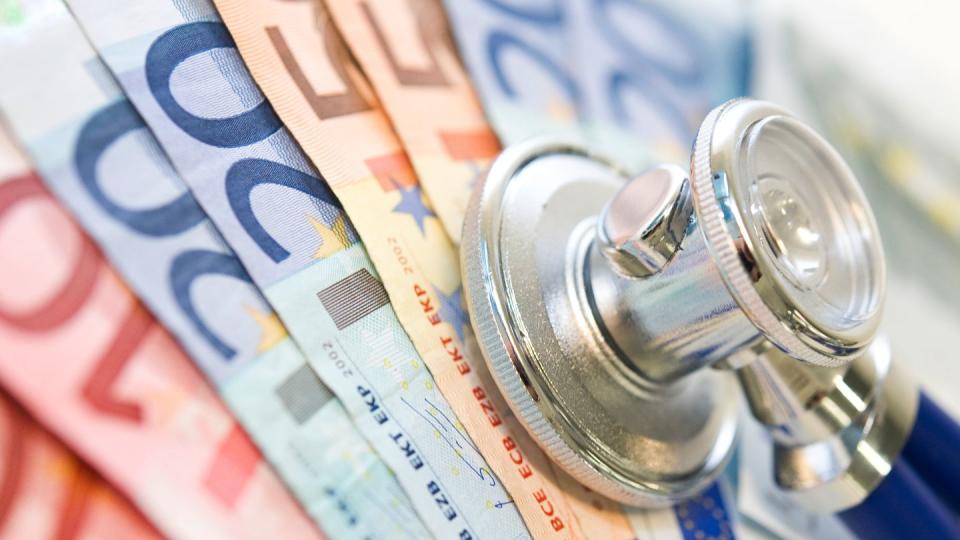 Die Beiträge in der privaten Krankenversicherung steigen regelmäßig. Nicht immer erfüllen die Anhebungen aber die formalen Anforderungen.