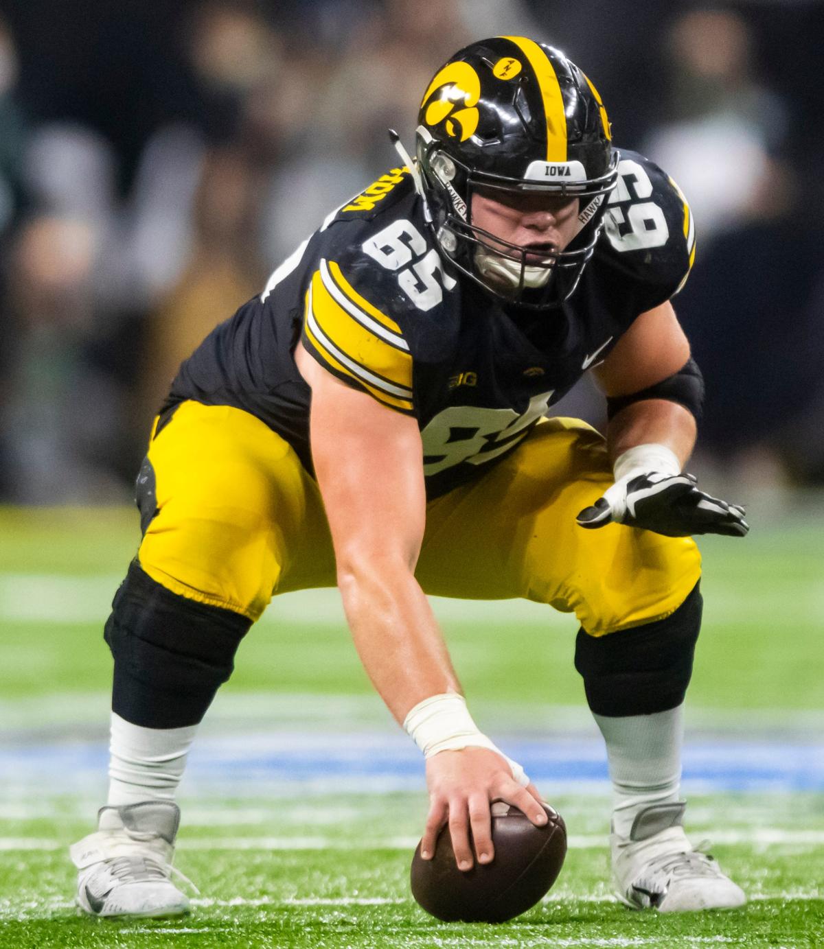 Iowa center Tyler Linderbaum selected in 1st round by Ravens