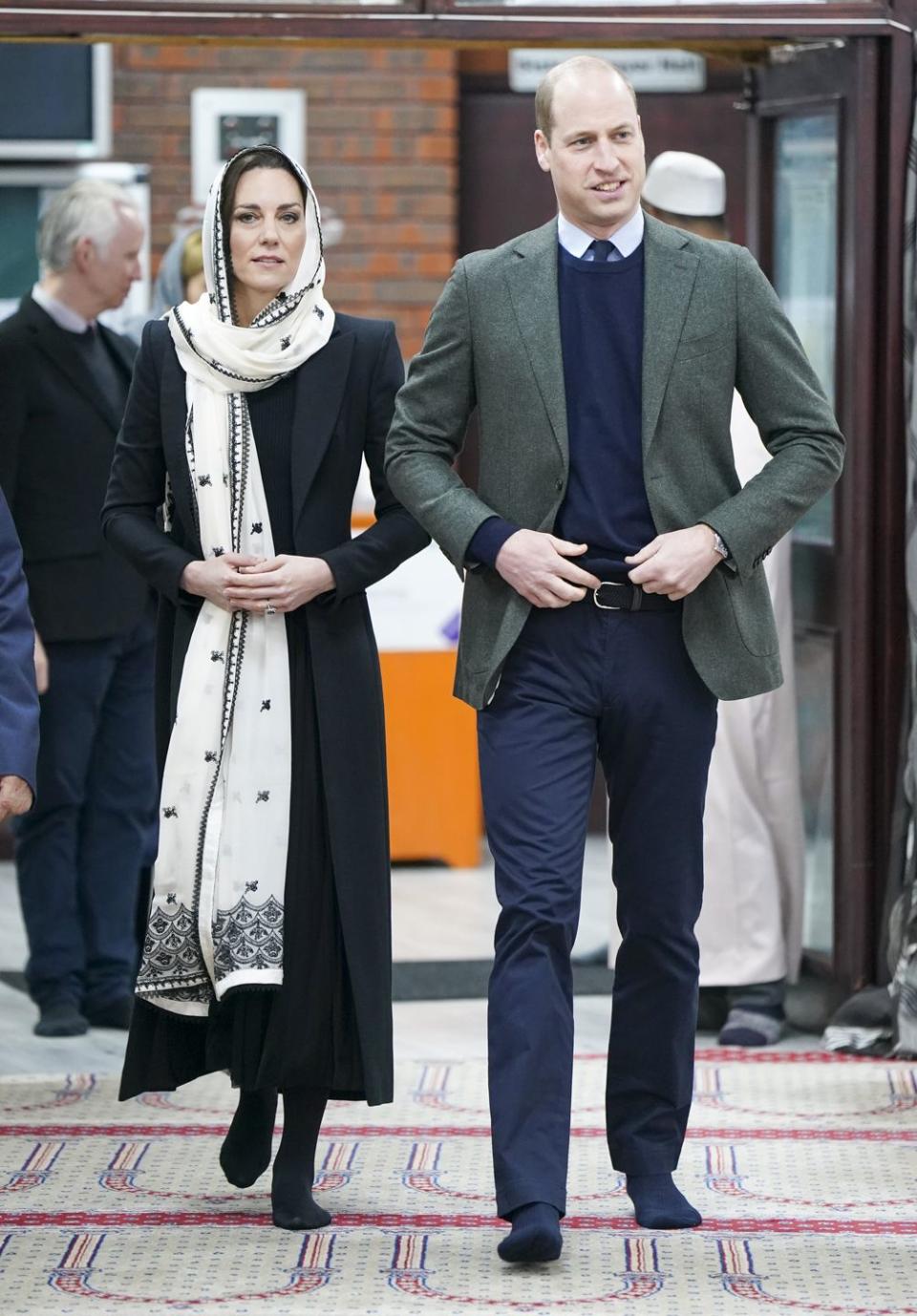 hayes, england march 09 catherine, princess of wales and prince william, prince of wales visit hayes muslim centre on march 9, 2023 in hayes, england the prince and princess of wales visited hayes muslim centre and thanked those involved in the aid effort and those who have fundraised to help communities affected by the devastating earthquakes in turkey and syria photo by arthur edwards wpa poolgetty images