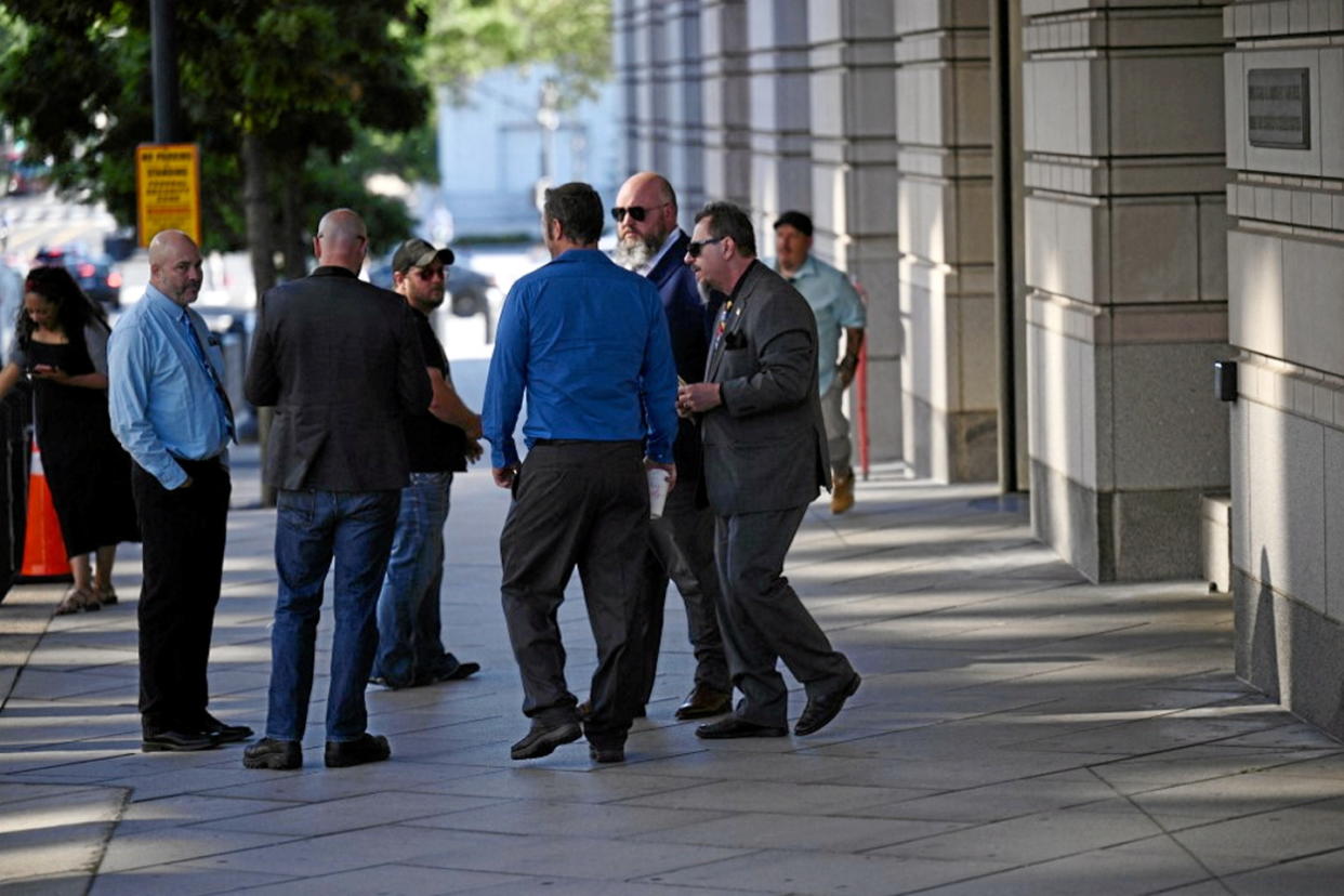 Depuis le 6 janvier 2021, plus de 1 100 personnes ont été arrêtées et inculpées. Plus de la moitié ont été condamnées, en majorité à des peines de prison ferme.   - Credit:BRENDAN SMIALOWSKI / AFP