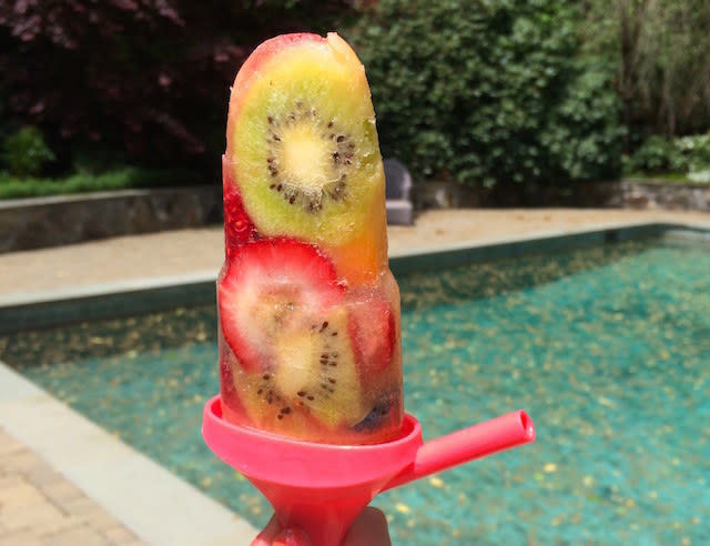 The healthiest popsicle you'll ever eat. Recipe: Fruit Popsicles 