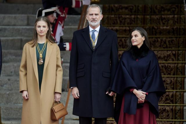 La princesa Leonor sorprende este 12 de octubre con traje militar y un  maquillaje perfecto para la ocasión: sutil, muy juvenil y sencillo de hacer