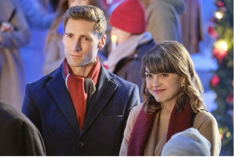 <span><span>Andrew Walker and Aimee Teegarden in <em>My Christmas Family Tree</em></span><span>Hallmark</span></span>