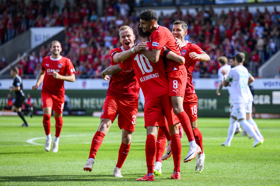 El FC Heidenheim ha superado las expectativas en el arranque de la Bundesliga. (Photo by Tom Weller/picture alliance via Getty Images)