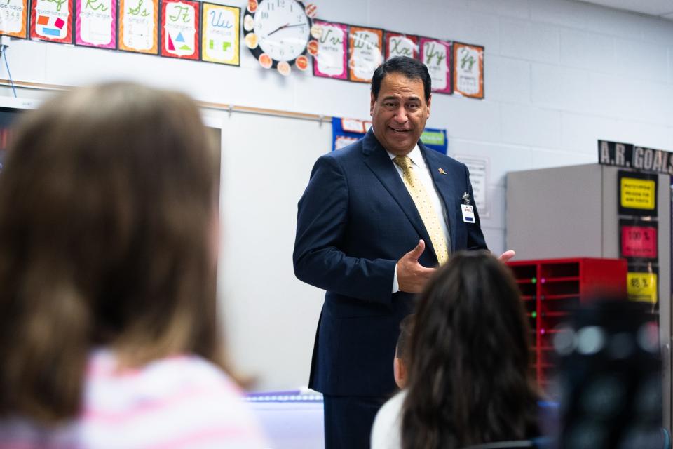 Corpus Christi ISD Superintendent Roland Hernandez visits a class at Dawson Elementary School on the district's first day of the 2022-23 school year on Aug. 9, 2022.