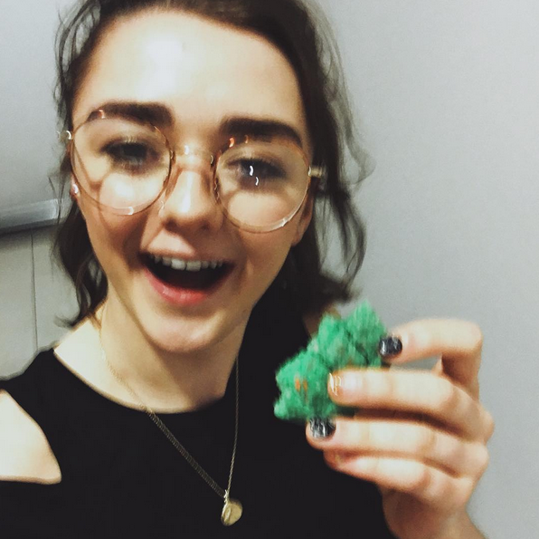 And her “PS” was a thank you for the “dragon egg cookies,” which she said were “THA BOMB.” Well, she’s tha bomb too — for making some fans really happy.