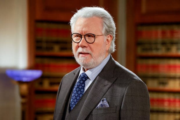 John Larroquette as Dan Fielding in "Night Court" reboot <em>on NBC and Peacock</em><p>Jordin Althaus/NBC/Warner Bros. Television</p>