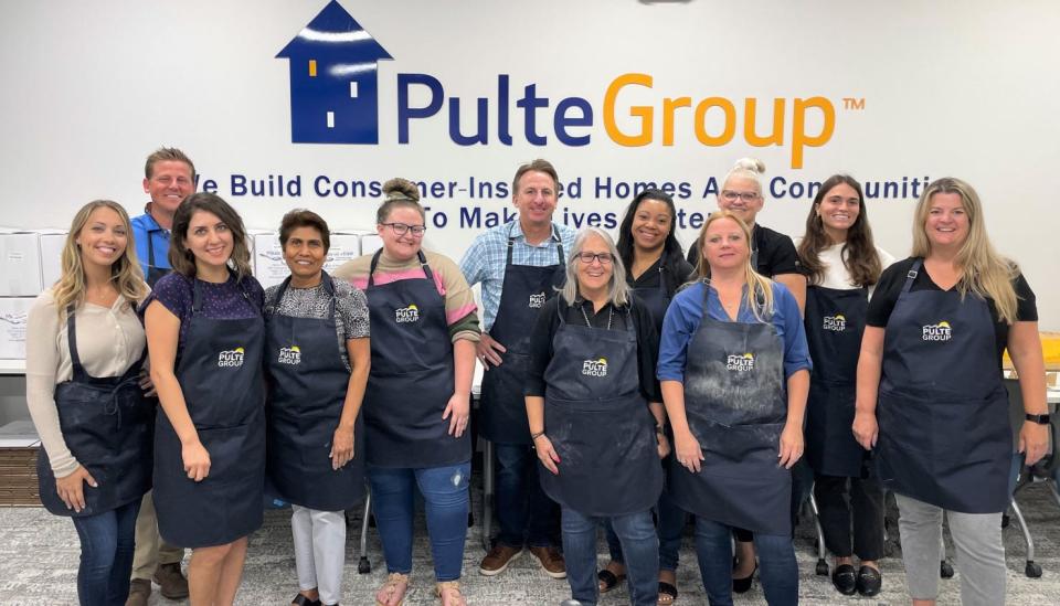 Employee volunteers from PulteGroup’s West Florida Division took part in packing more than 20,000 pre-made meals that will be distributed to Salvation Army Ocala and Feeding Tampa Bay. Pictured from left are: Nicole Tumminia, Corey Troxell, Mahsa Moqadasi, Cheryl Jones, Keeley Platt, Sean Strickler, Denise Paxson, Vania Jenkins,
Terri Bradberry, Ashley Adam, Lexington Olsen, and Stacy Blalock.