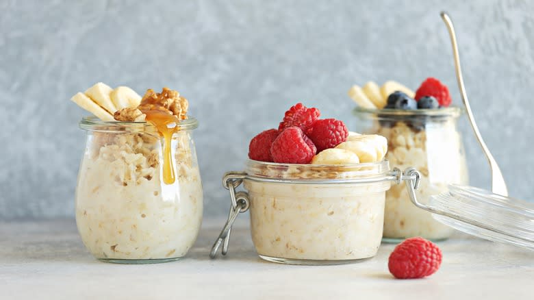 jars of overnight oats