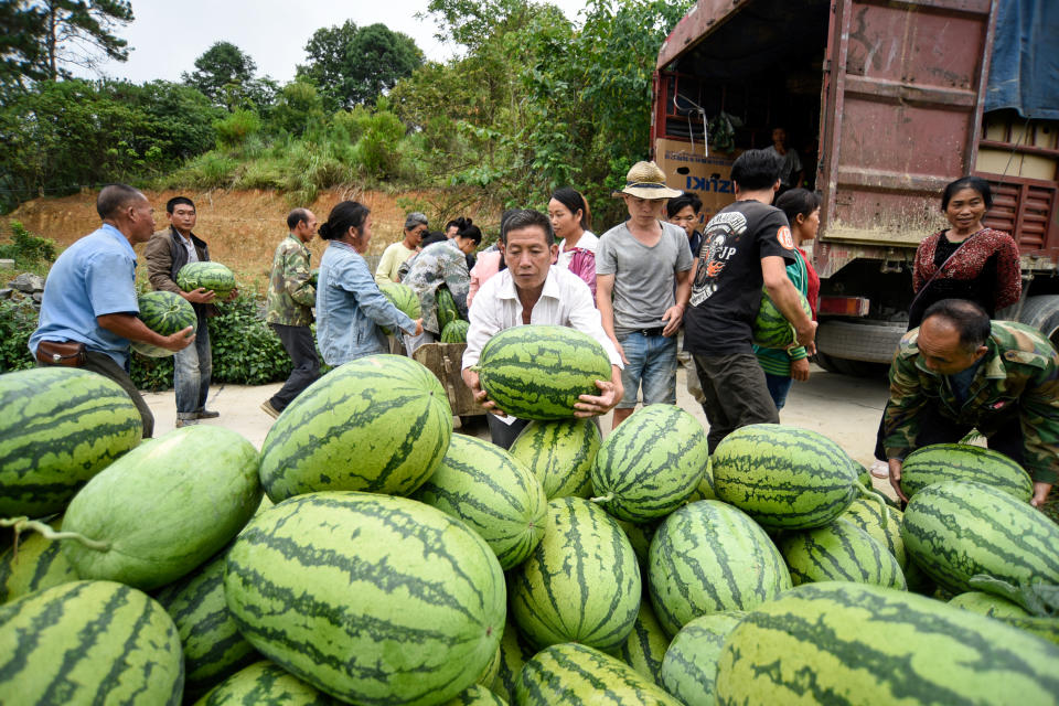 En Chine, il est possible de payer une partie de sa maison avec des pastèques et des pêches (Crédit : REUTERS/Stringer)