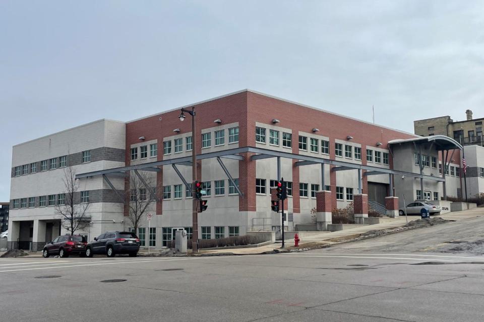 Milwaukee School of Engineering has bought a downtown office building that will be converted to an academic use.