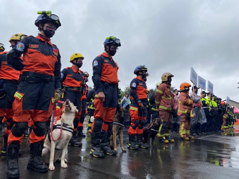 《圖說》搜救犬是救災功臣之一。〈消防局提供〉
