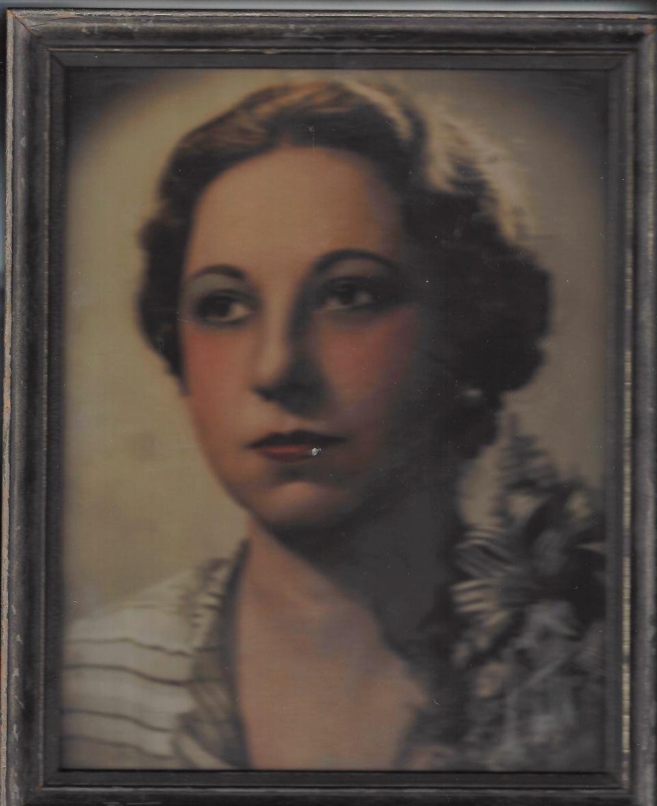 Portrait of Alice Dickerson Montemayor in the 1940s.