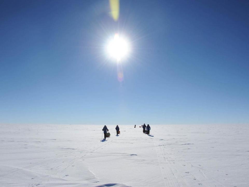 A team makes its way to the South Pole (Getty)