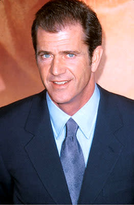 Mel Gibson at the Loews Century Plaza premiere of Columbia's The Patriot