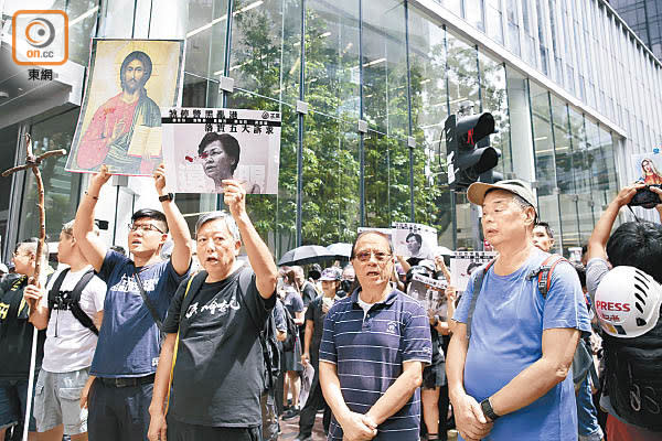 去年8月31日：黎智英（右起）、楊森及李卓人等多人涉參與未經批准集結。