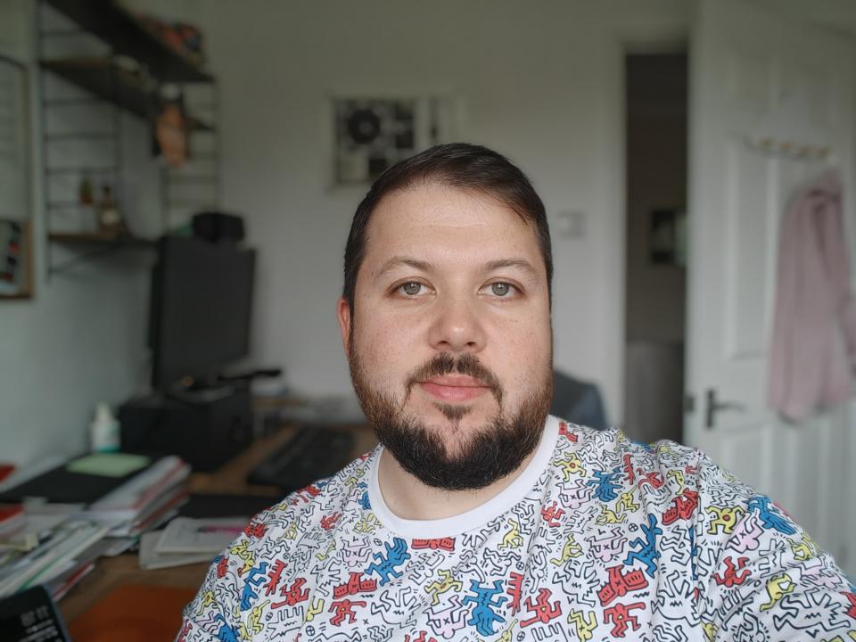 OnePlus 12R camera sample selfie Portrait mode