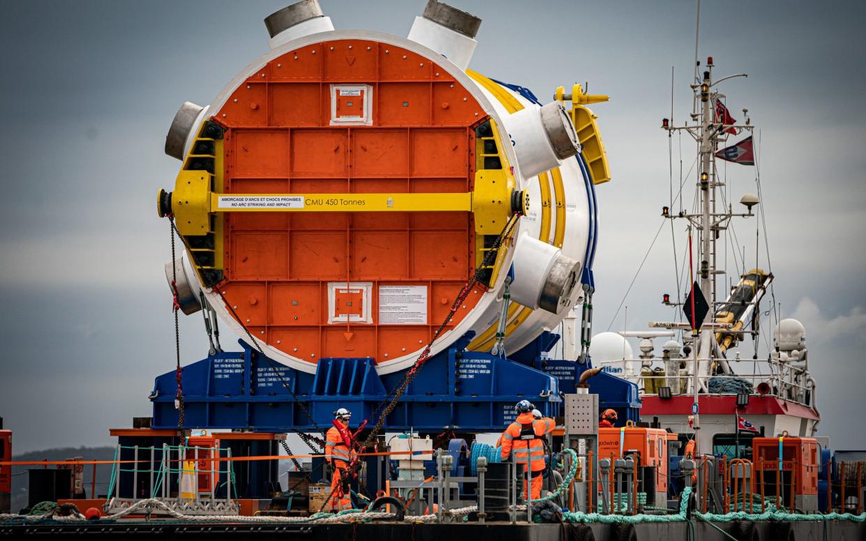 Nuclear reactor arrives at Hinkley Point C